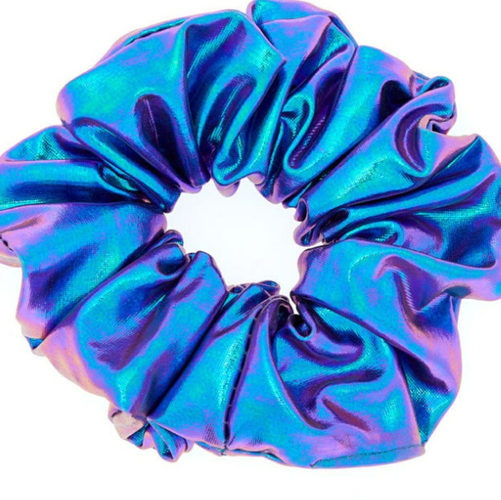 Holographic Scrunchie